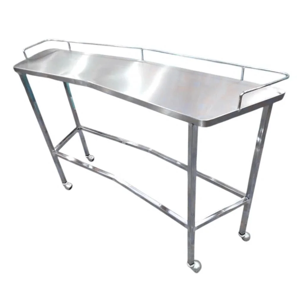 Mesa de riñón sin entrepaño para apoyo, organización y traslado de instrumental clínico