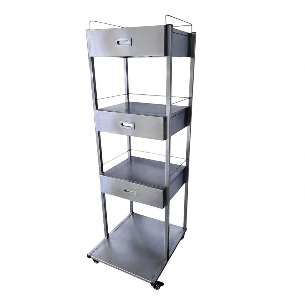 Mueble para monitor triple para equipamiento complementario de consultorios, clínicas y hospitales